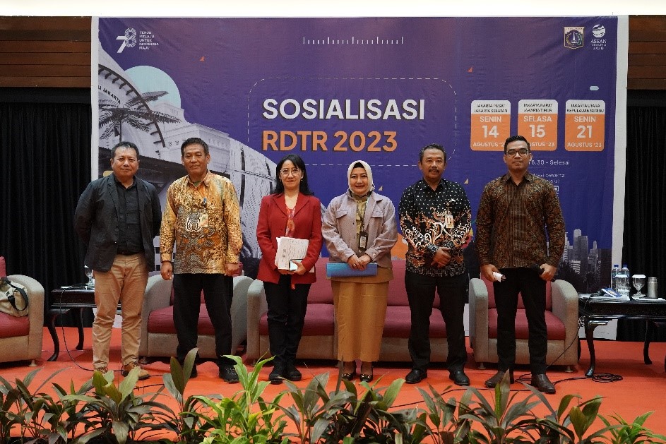 Pemerintah Provinsi DKI Jakarta melaksanakan Sosialisasi RDTR 2022 di tingkat kecamatan di seluruh wilayah administrasi Provinsi DKI Jakarta.
